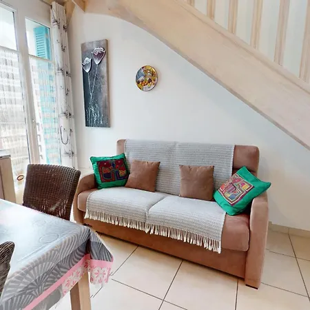 De La Saint-Gilles-Croix-de-Vie